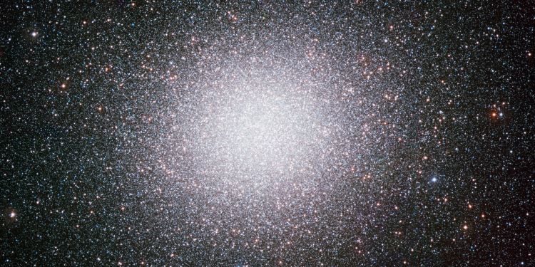 Cropped image of Omega Centauri. Credit: European Southern Observatory (ESO).