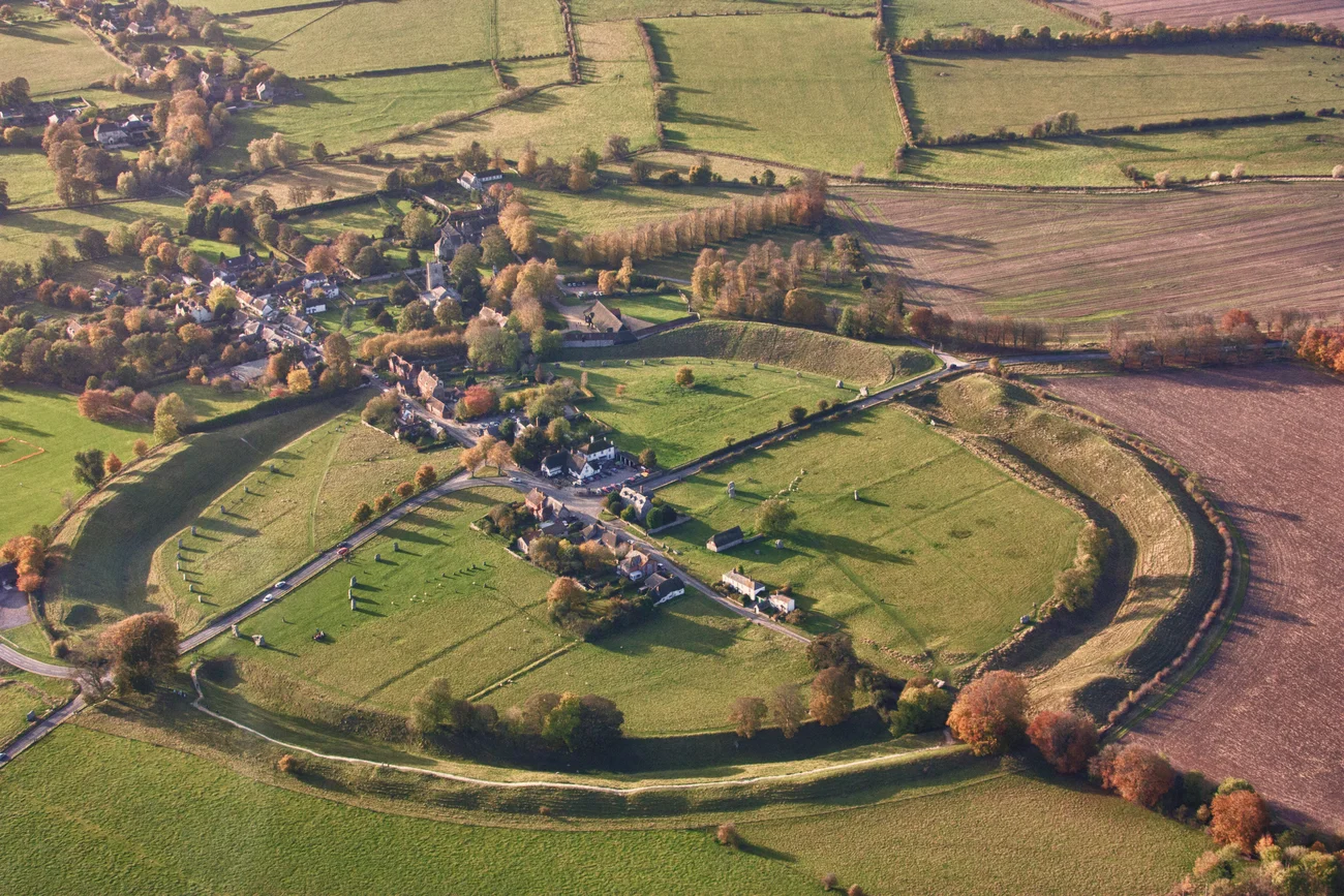 Located in southwest England, Avebury boasts the world’s largest stone circle, with a diameter of approximately 1,378 feet (420 meters). Wikimedia Commons.