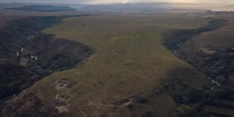 The ancient settlement of Dmanisis Gora was encircled by two distinct rings of fortification, offering robust defense against potential threats. Photo courtesy of Nathaniel Erb-Satullo.