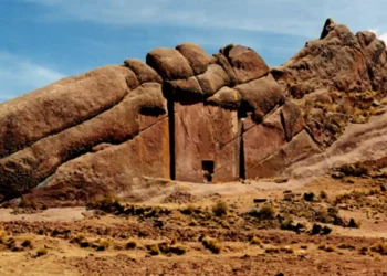Ancient False Doors in Peru. Wikimedia Commons.