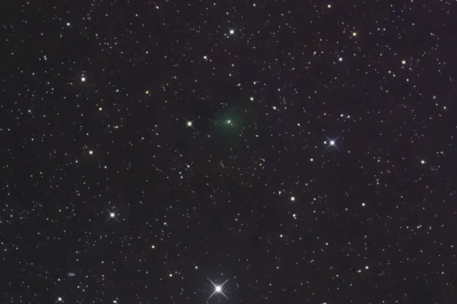 Deep exposures on 7 September 2025 show 3I/ATLAS wrapped in a green coma. (Credit: M. Jäger and Gerald Rhemann)