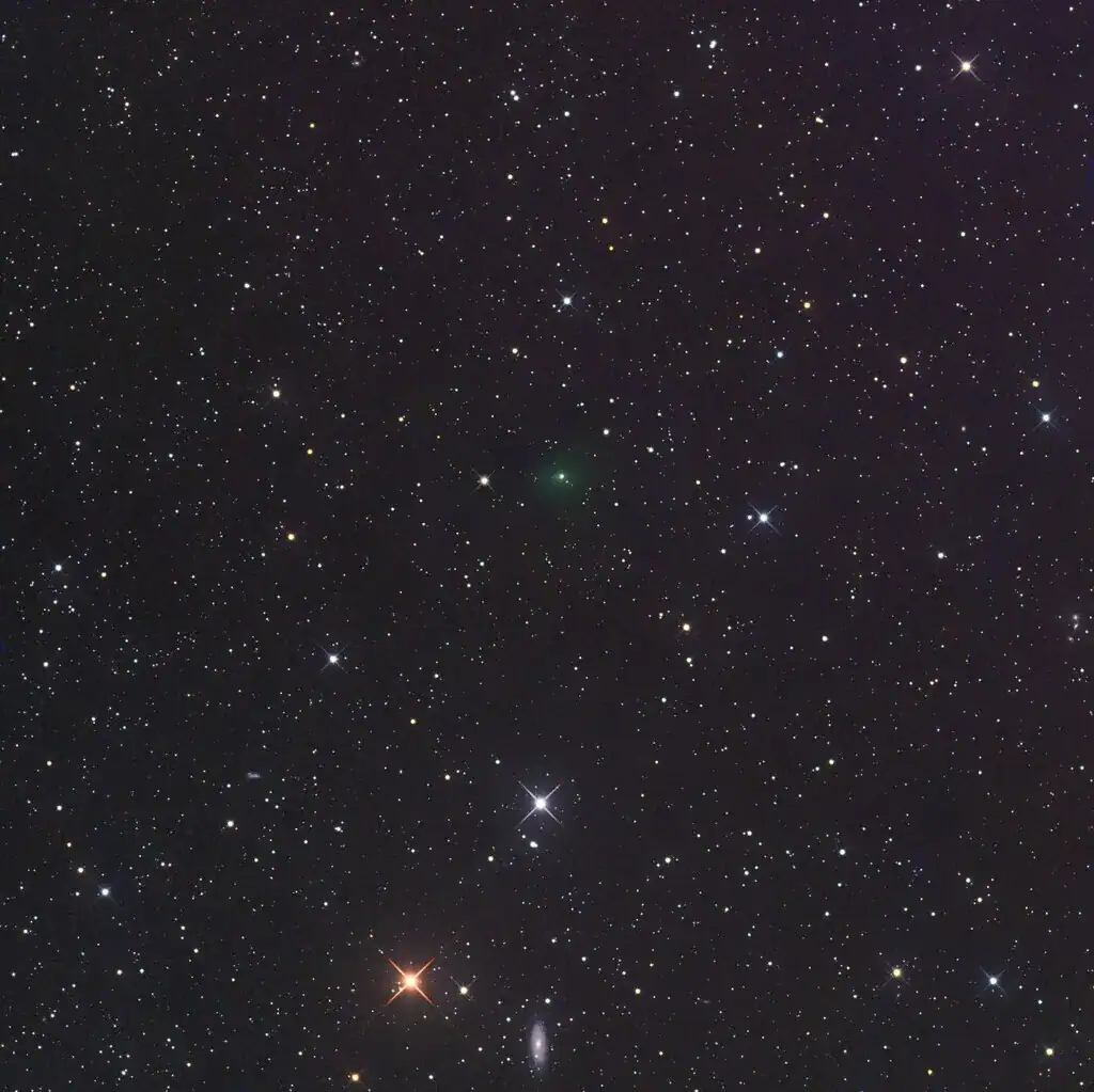 Deep exposures on 7 September 2025 show 3I/ATLAS wrapped in a green coma. (Credit: M. Jäger and Gerald Rhemann)