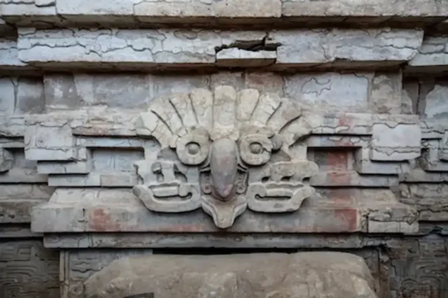 A photograph of the massive Owl. Credit: INAH.