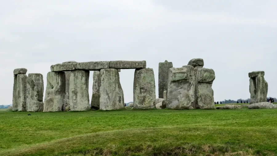 Stonehenge standing stones in the Wiltshire landscape