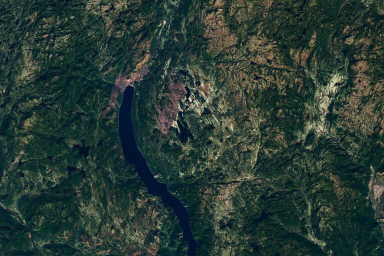 The circular Uhackatik impact structure in Quebec, with Lake Marsal near its centre, seen by Landsat 8.