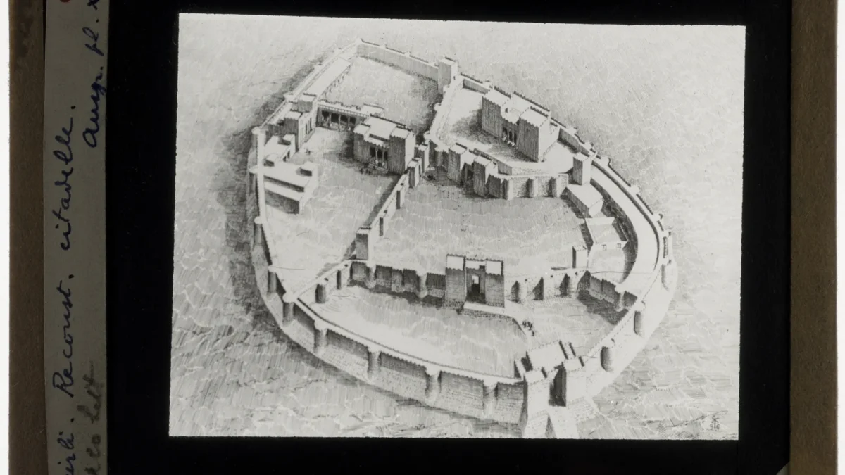 Public-domain reconstruction drawing of the Zincirli citadel showing its walls, gates and internal buildings.